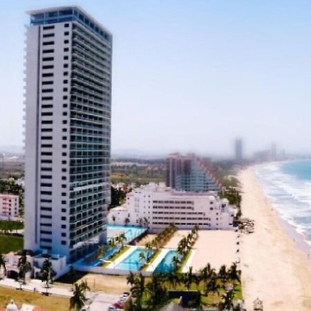 Beautiful 3 Bedroom, Fully Furnished, On The Beach マサトラン エクステリア 写真