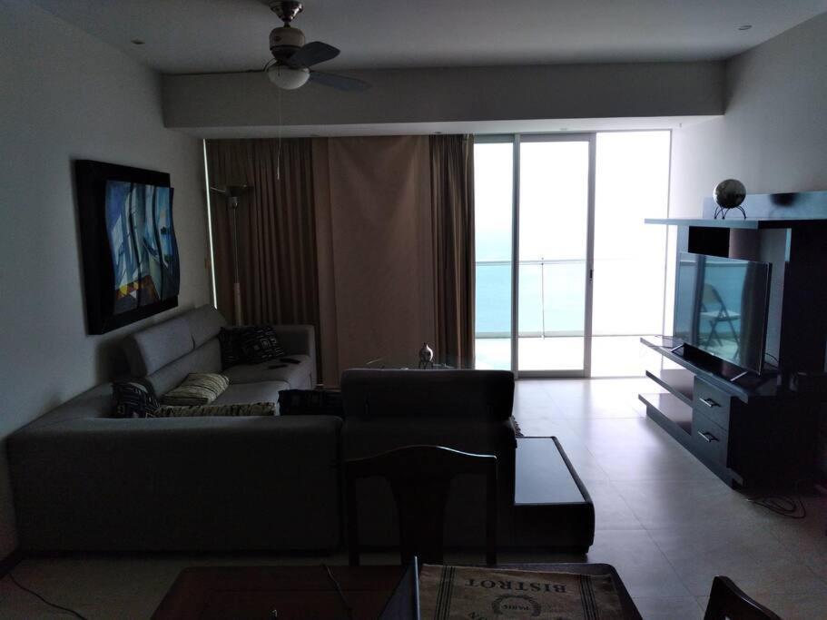 Beautiful 3 Bedroom, Fully Furnished, On The Beach マサトラン エクステリア 写真