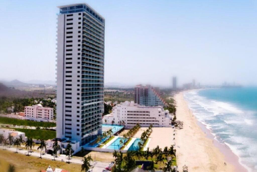Beautiful 3 Bedroom, Fully Furnished, On The Beach マサトラン エクステリア 写真